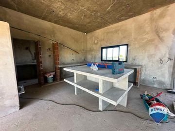 CASA 7 AMB EN VENTA EN BARRIO SANTA CLARA AL SUR