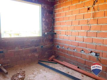 CASA 7 AMB EN VENTA EN BARRIO SANTA CLARA AL SUR