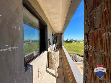 CASA 7 AMB EN VENTA EN BARRIO SANTA CLARA AL SUR