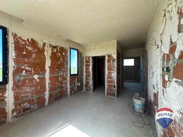 CASA 7 AMB EN VENTA EN BARRIO SANTA CLARA AL SUR