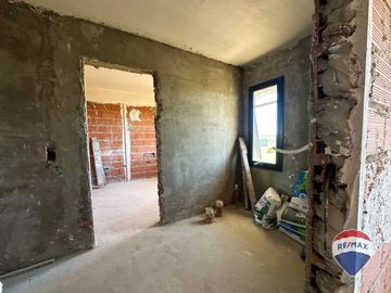 CASA 7 AMB EN VENTA EN BARRIO SANTA CLARA AL SUR