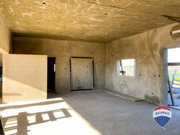 CASA 7 AMB EN VENTA EN BARRIO SANTA CLARA AL SUR