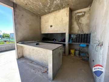 CASA 7 AMB EN VENTA EN BARRIO SANTA CLARA AL SUR