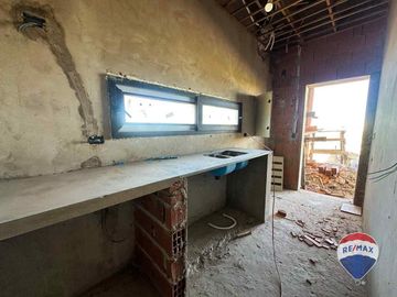 CASA 7 AMB EN VENTA EN BARRIO SANTA CLARA AL SUR