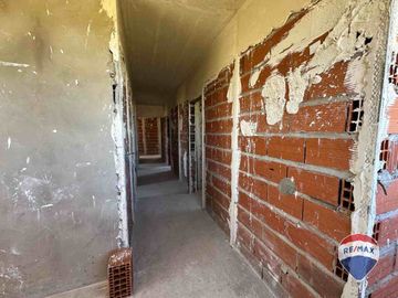 CASA 7 AMB EN VENTA EN BARRIO SANTA CLARA AL SUR