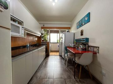 VENTA DEPARTAMENTO 4 AMBIENTES CON COCHERA