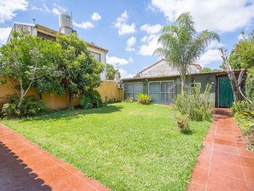 VENTA CASA 4 AMB HAEDO C/ PATIO COCHERA Y PARRILLA