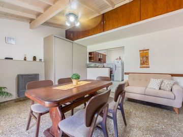 VENTA CASA 4 AMB HAEDO C/ PATIO COCHERA Y PARRILLA