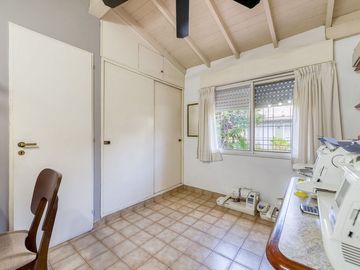 VENTA CASA 4 AMB HAEDO C/ PATIO COCHERA Y PARRILLA