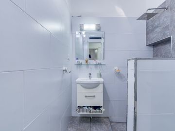 VENTA CASA 4 AMB HAEDO C/ PATIO COCHERA Y PARRILLA