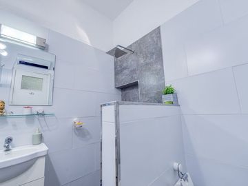 VENTA CASA 4 AMB HAEDO C/ PATIO COCHERA Y PARRILLA