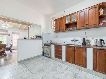VENTA CASA 4 AMB HAEDO C/ PATIO COCHERA Y PARRILLA