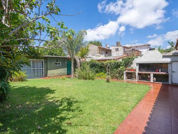 VENTA CASA 4 AMB HAEDO C/ PATIO COCHERA Y PARRILLA