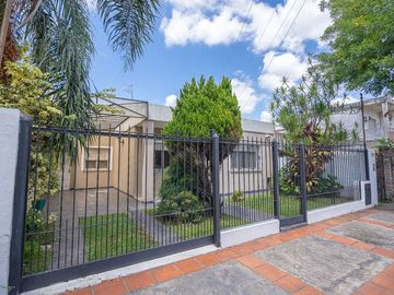 VENTA CASA 4 AMB HAEDO C/ PATIO COCHERA Y PARRILLA