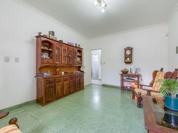 VENTA CASA 4 AMB HAEDO C/ PATIO COCHERA Y PARRILLA