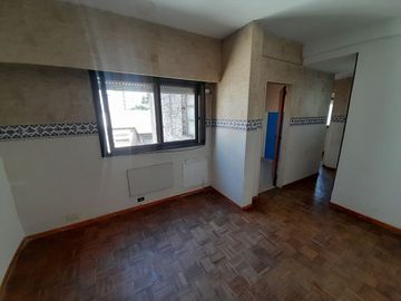 DEPARTAMENTO 3 AMB SIN EXPENSAS CASEROS CENTRO