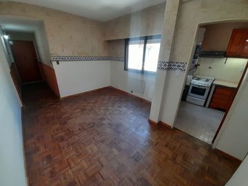 DEPARTAMENTO 3 AMB SIN EXPENSAS CASEROS CENTRO