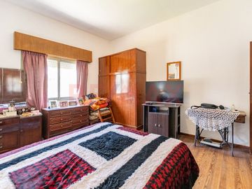 VENTA CASA 4 AMB C/GARAGE, PATIO Y TERRAZA HURLING