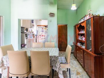 VENTA CASA 4 AMB C/GARAGE, PATIO Y TERRAZA HURLING