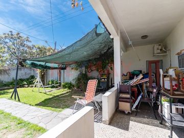 VENTA CASA 4 AMB C/GARAGE, PATIO Y TERRAZA HURLING