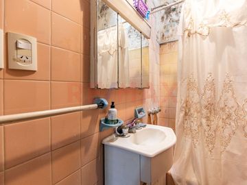 VENTA CASA 4 AMB C/GARAGE, PATIO Y TERRAZA HURLING