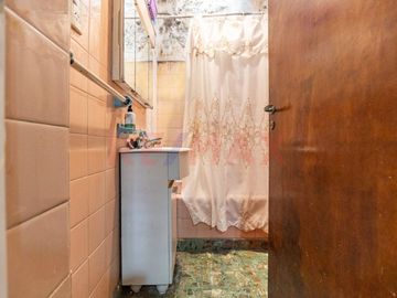 VENTA CASA 4 AMB C/GARAGE, PATIO Y TERRAZA HURLING