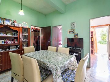 VENTA CASA 4 AMB C/GARAGE, PATIO Y TERRAZA HURLING