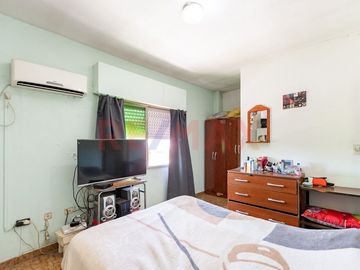 VENTA CASA 4 AMB C/GARAGE, PATIO Y TERRAZA HURLING