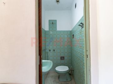 VENTA CASA 4 AMB C/GARAGE, PATIO Y TERRAZA HURLING