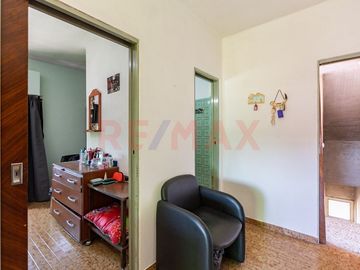 VENTA CASA 4 AMB C/GARAGE, PATIO Y TERRAZA HURLING