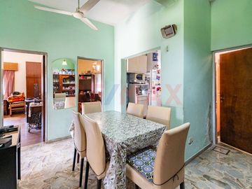 VENTA CASA 4 AMB C/GARAGE, PATIO Y TERRAZA HURLING