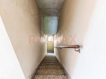 VENTA CASA 4 AMB C/GARAGE, PATIO Y TERRAZA HURLING