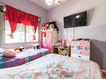 VENTA CASA 4 AMB C/GARAGE, PATIO Y TERRAZA HURLING