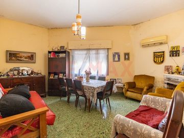 VENTA CASA 4 AMB C/GARAGE, PATIO Y TERRAZA HURLING