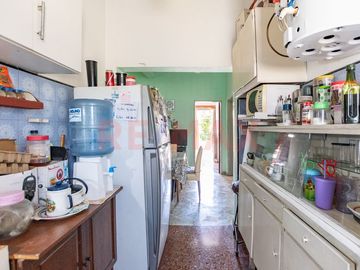 VENTA CASA 4 AMB C/GARAGE, PATIO Y TERRAZA HURLING