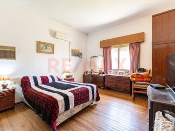 VENTA CASA 4 AMB C/GARAGE, PATIO Y TERRAZA HURLING