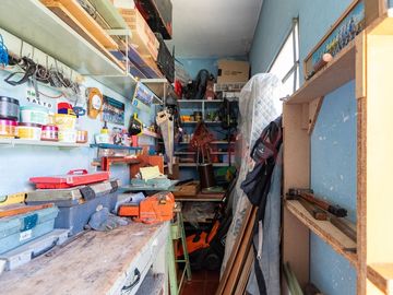 VENTA CASA 4 AMB C/GARAGE, PATIO Y TERRAZA HURLING