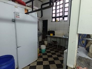 VENTA LOTE PROPIO CON 4 PH + LOCAL,DEVOTO,PERMUTA.