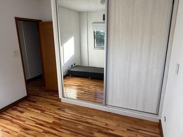 Venta Departamento 4 Ambientes al frente con cochera