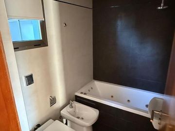 Venta Departamento 4 Ambientes al frente con cochera