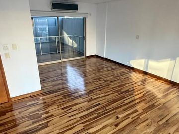 Venta Departamento 4 Ambientes al frente con cochera
