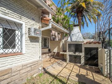 PH Venta 3amb 2dorm tipo casa, sin expensas, con cochera cubierta.