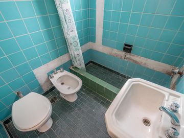 PH Venta 3amb 2dorm tipo casa, sin expensas, con cochera cubierta.