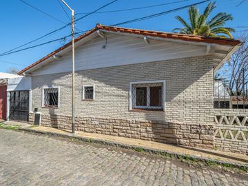 PH Venta 3amb 2dorm tipo casa, sin expensas, con cochera cubierta.