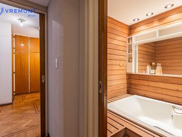 Venta piso de 6 AMB, en Caballito, Capital Federal.