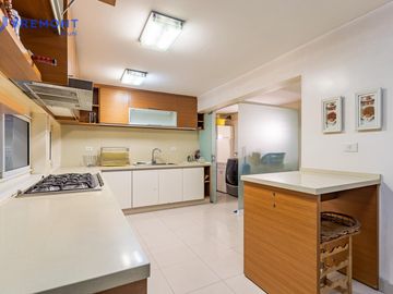 Venta piso de 6 AMB, en Caballito, Capital Federal.