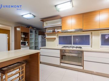 Venta piso de 6 AMB, en Caballito, Capital Federal.