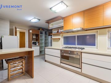 Venta piso de 6 AMB, en Caballito, Capital Federal.