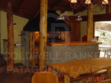 Venta Hostería 1100m2, lote de 5.000m2 en Bº Puerto Manzano Villa La Angostura