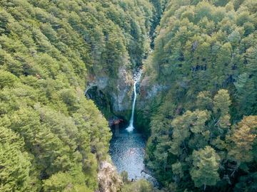 Venta Hostería 1100m2, lote de 5.000m2 en Bº Puerto Manzano Villa La Angostura